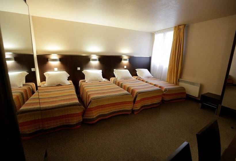 غرفة قياسية رباعية, Au Petit Caporal