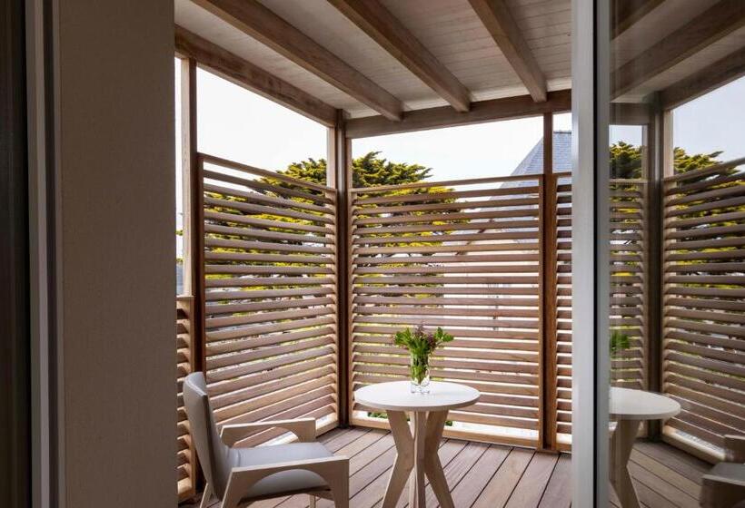 جناح مطلّ علي البحر, Les Vikings