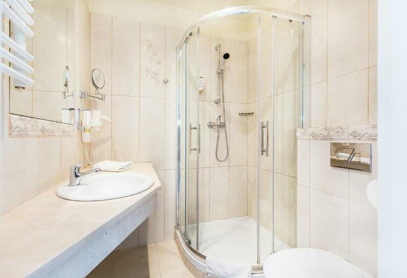 Четырехместный Номер Стандарт, Aparthotel Old Town