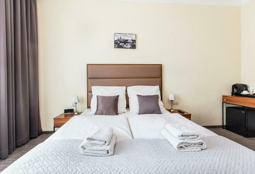 スタンダード4人部屋, Aparthotel Old Town