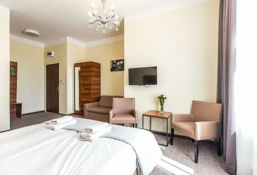 スタンダード4人部屋, Aparthotel Old Town