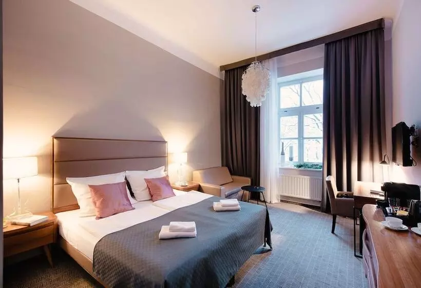 デラックスの４人部屋, Aparthotel Old Town