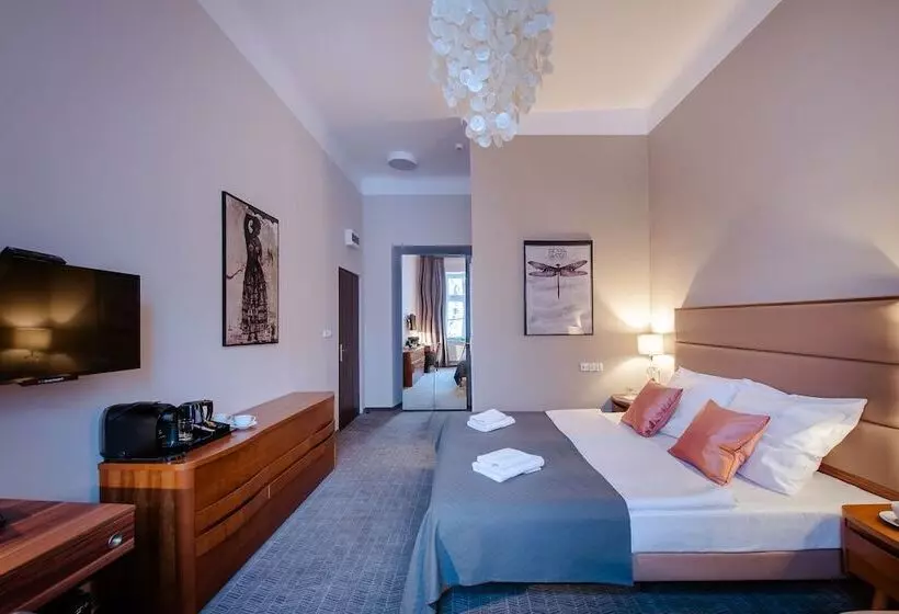 デラックスの４人部屋, Aparthotel Old Town