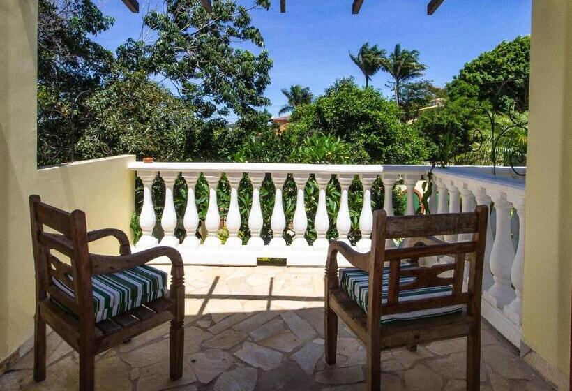 غرفة قياسية ثلاثية مزودة بشرفة, Pousada Villa Valentina