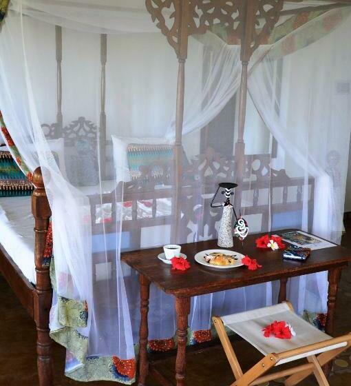 غرفة عائلية, Samaki Lodge