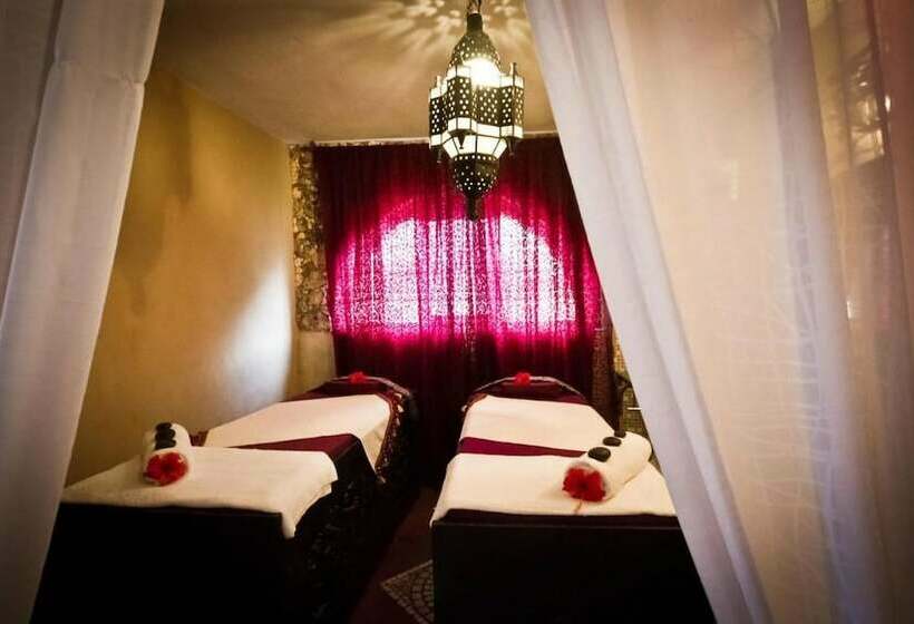 غرفة قياسية, Samaki Lodge