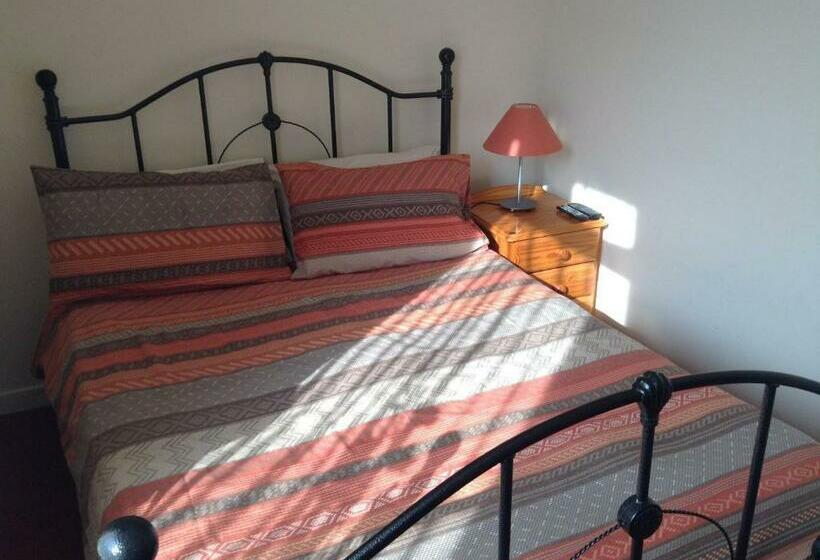 Номер Стандарт Совместная Ванная, The Boat House Guesthouse