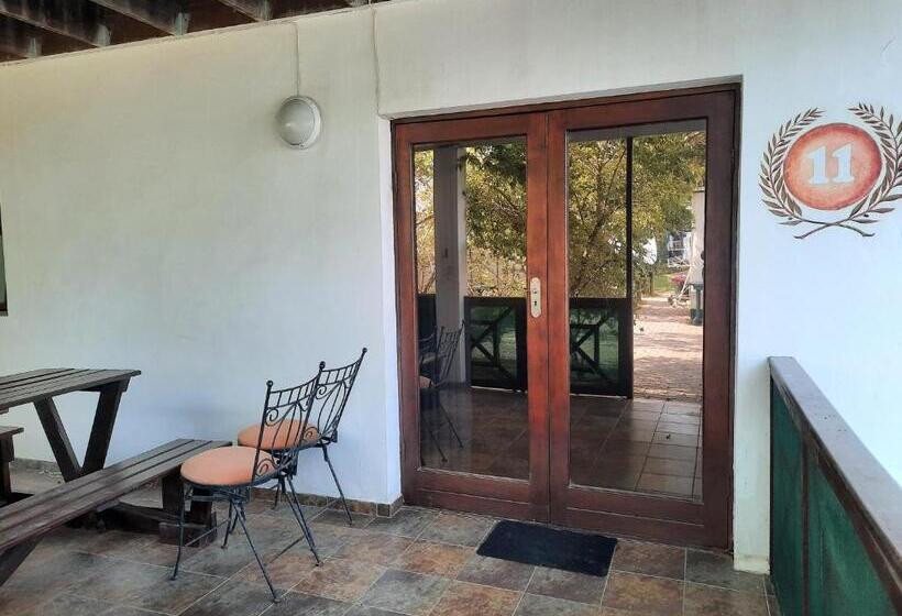 דירת שני חדרים, Alpine Inn