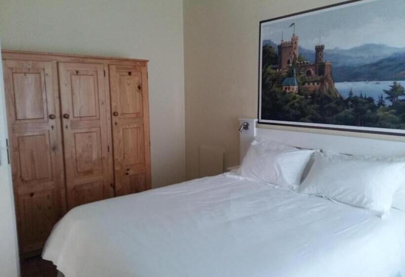 דירת שני חדרים, Alpine Inn