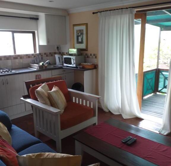 דירת שני חדרים, Alpine Inn