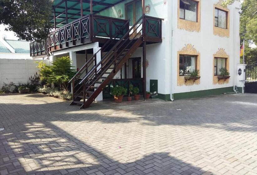 דירת שני חדרים, Alpine Inn