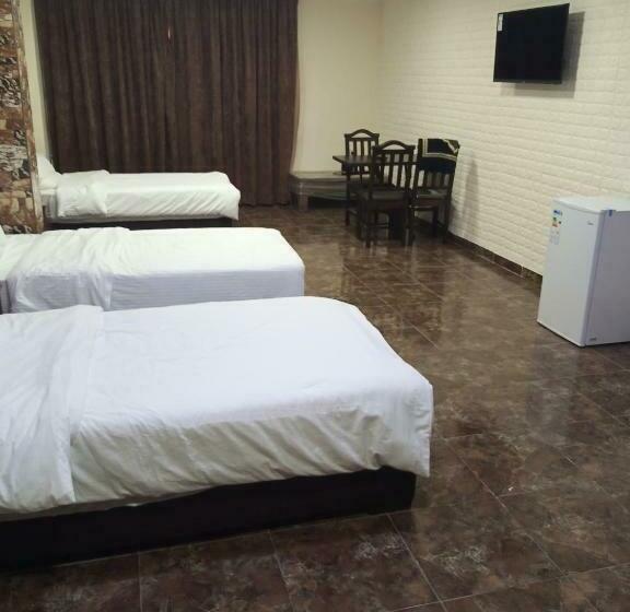 اتاق ساده سه‌ نفره, Al Ghadeer Hotel الغدير للشقق الفندقيه
