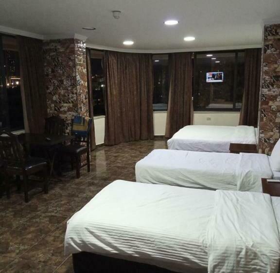 اتاق ساده سه‌ نفره, Al Ghadeer Hotel الغدير للشقق الفندقيه