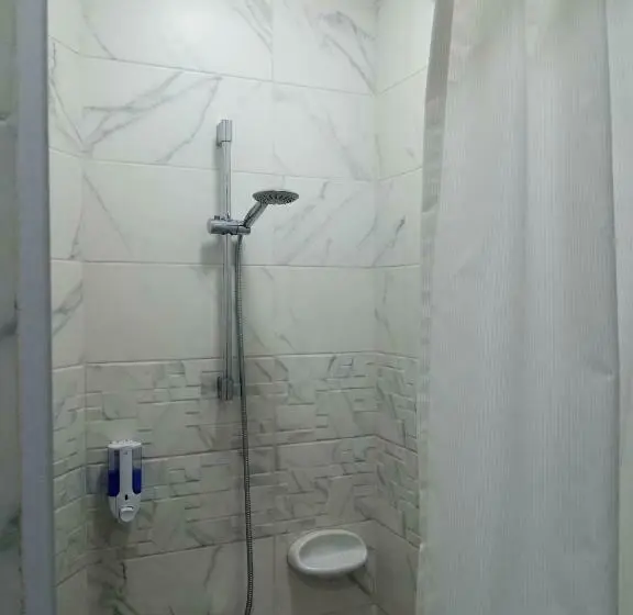اتاق ساده سه نفره, Al Ghadeer Hotel الغدير للشقق الفندقيه