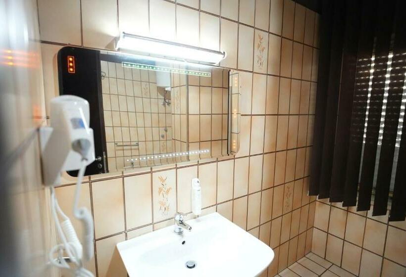 اتاق سوپریور سه تخته, Ammare B&b