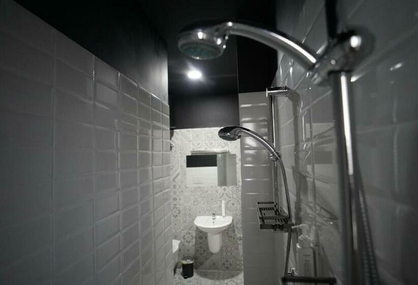 اتاق استاندارد, Ammare B&b