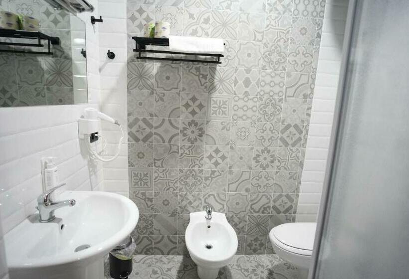 اتاق سه نفره دلوکس با چشمانداز دریا, Ammare B&b