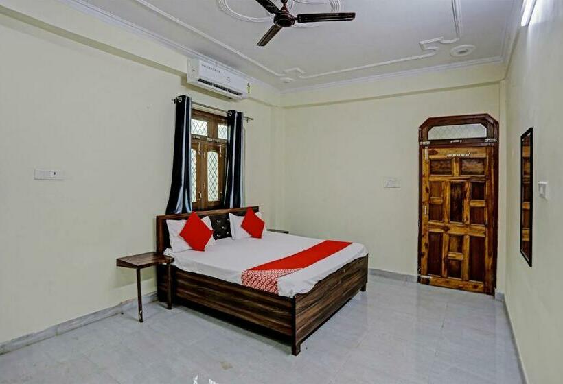 اتاق کلاسیک سه تخته, Oyo Flagship Hotel Sunshine