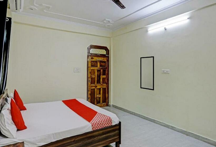 اتاق کلاسیک سه تخته, Oyo Flagship Hotel Sunshine