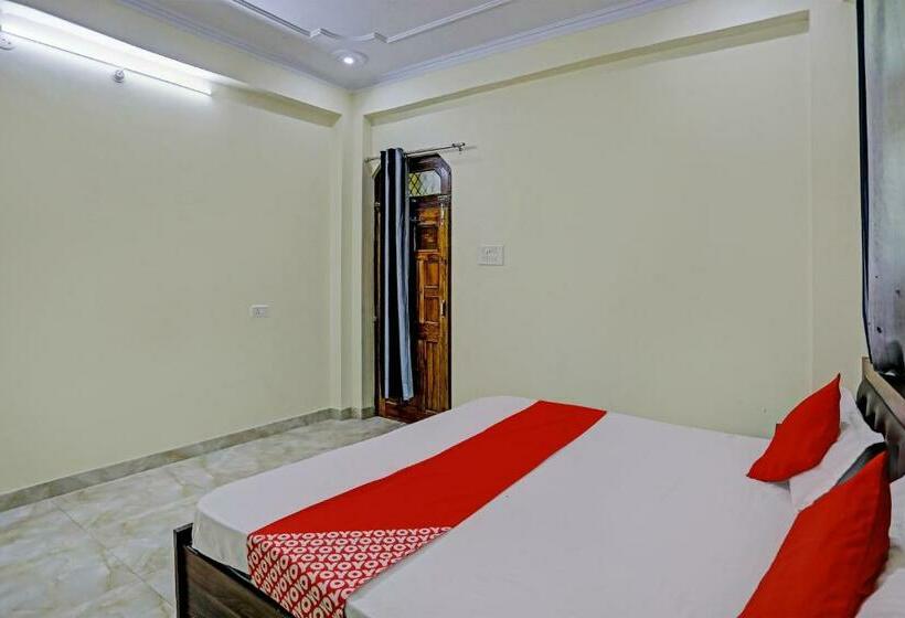 اتاق کلاسیک سه تخته, Oyo Flagship Hotel Sunshine