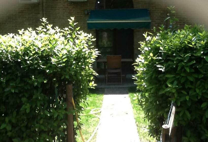 استودیوی لوکس, Agriturismo Bio Femminella