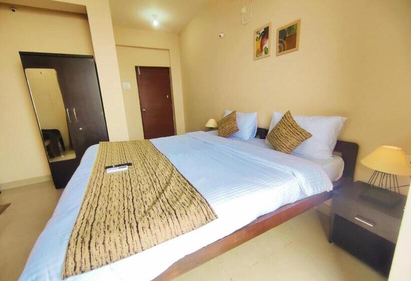 חדר דלוקס, Ekaar