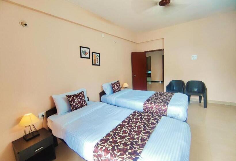 סוויטת ג'וניור עם מרפסת, Ekaar