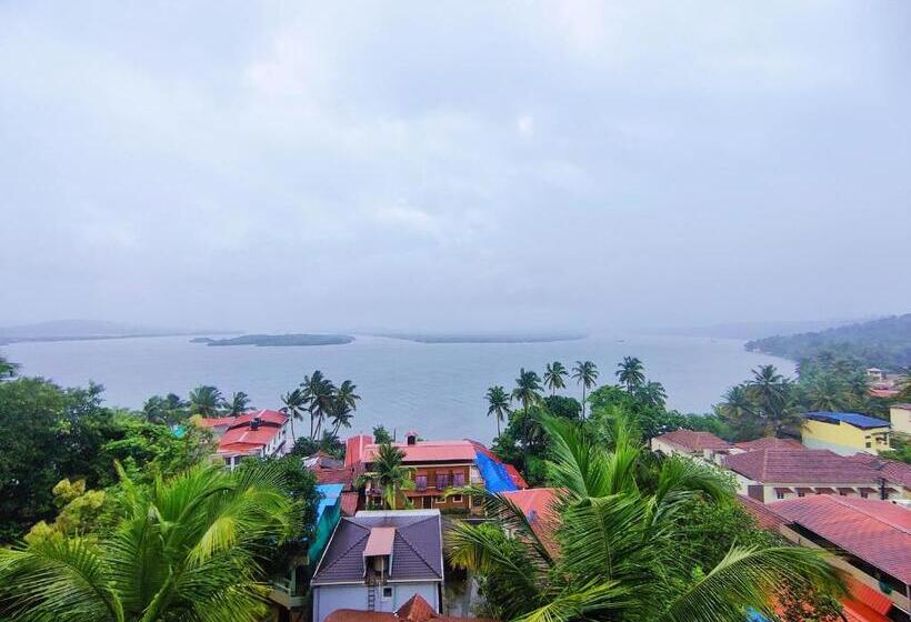 חדר דלוקס עם מרפסת נוף לים, Ekaar