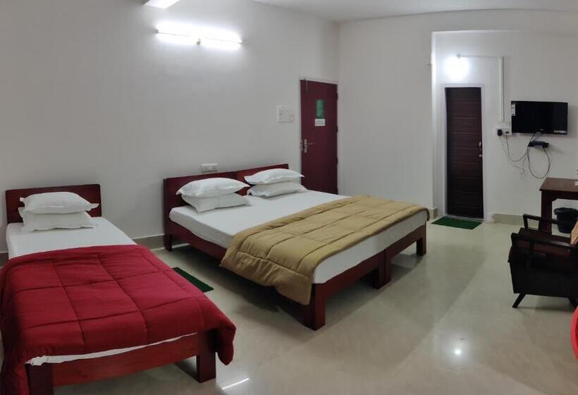 اتاق لوکس سه تخته, Usc Home Stay 305