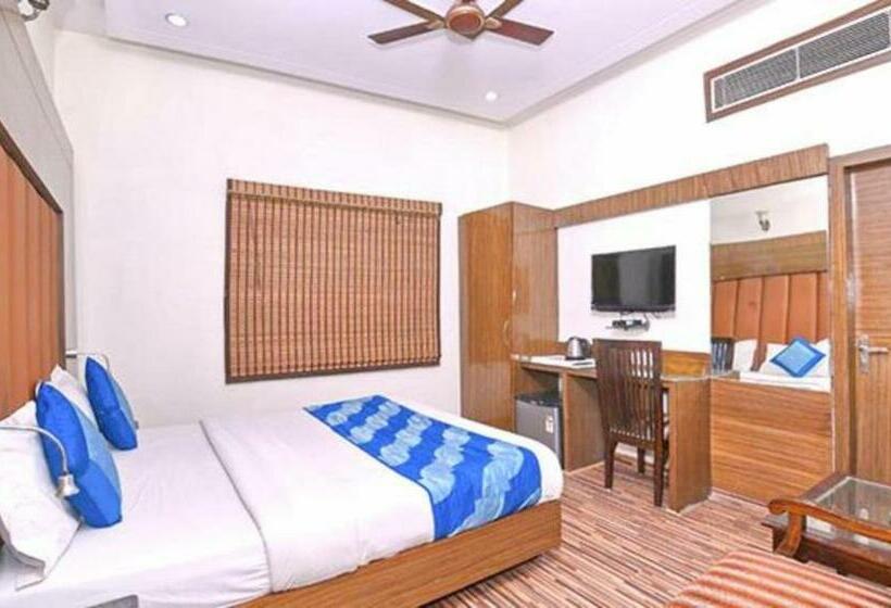 豪华房间, Fabhotel Station 3