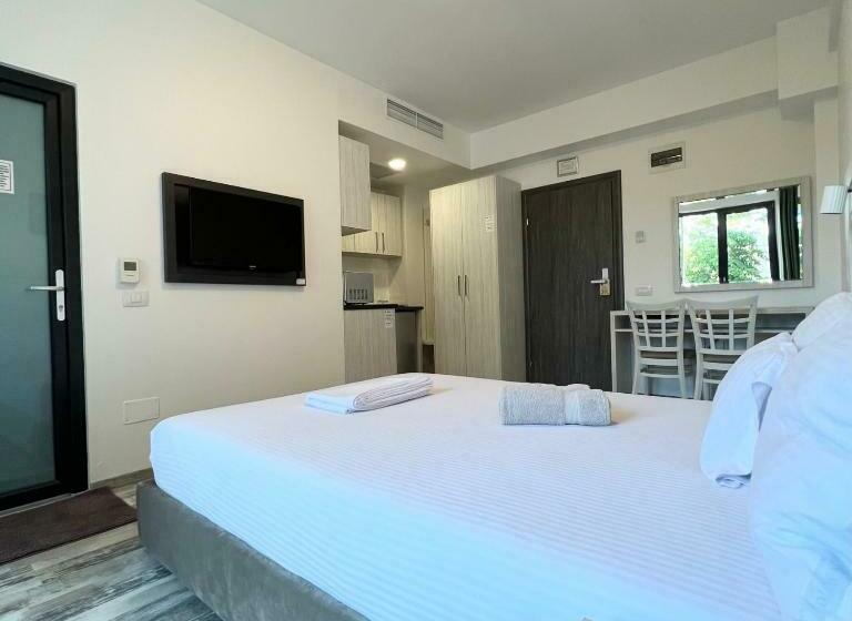 豪华工作室, Casa Micle