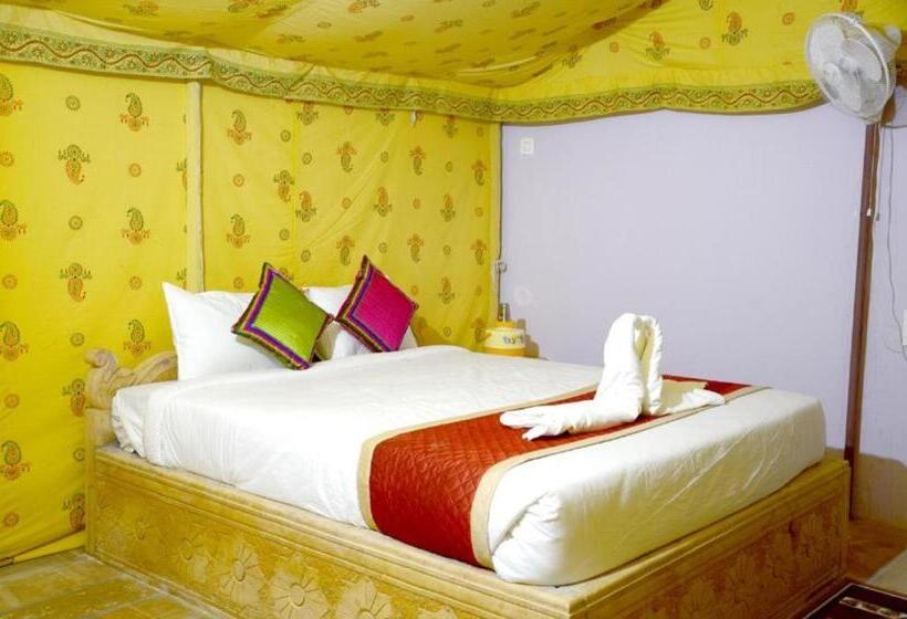 Standard Tent, Romiyo Desert Camp