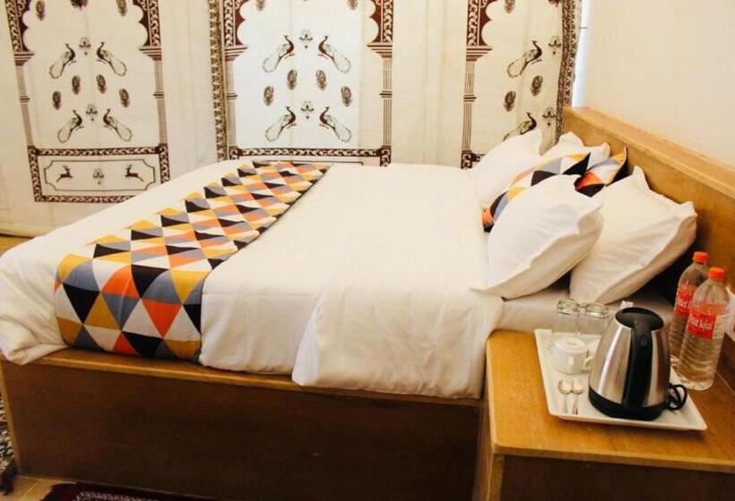 带大床的高级房间, Romiyo Desert Camp