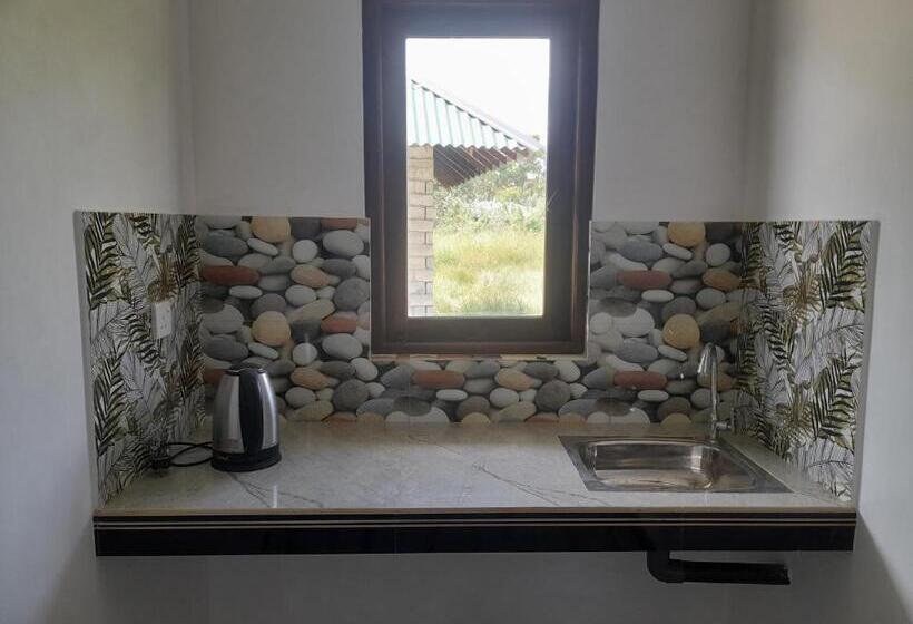 غرفة عائلية, Ari Guest House