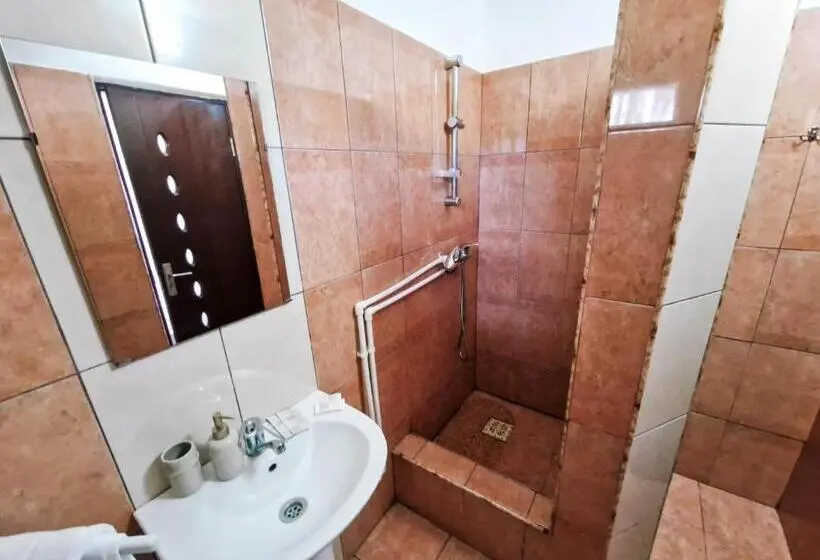 Standard Kolmen Hengen Huone Parveke, Complex Caprioara Toplita