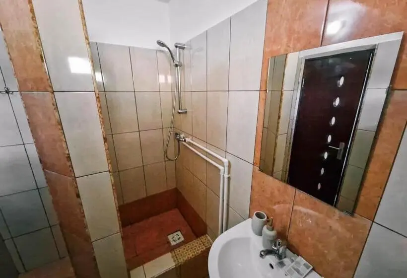 Standard Kolmen Hengen Huone, Complex Caprioara Toplita