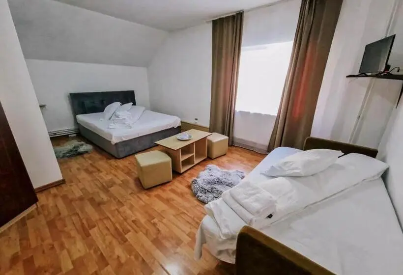 Standard Kolmen Hengen Huone, Complex Caprioara Toplita