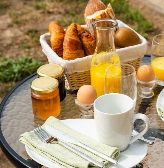 キングサイズベッドのスタンダードルーム, Gîte Du Manoir De Berville