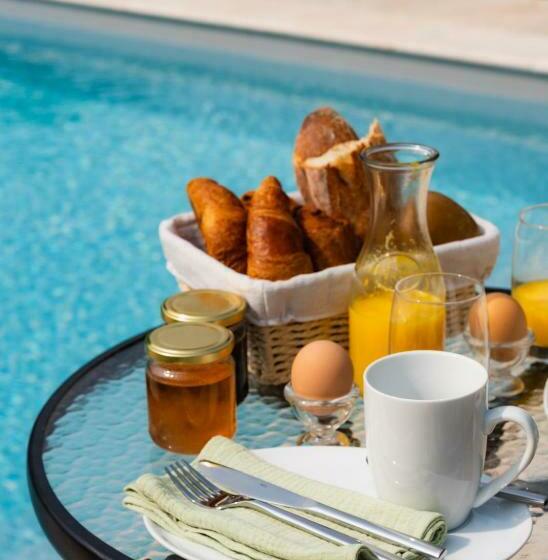 キングサイズベッドのスタンダードルーム, Gîte Du Manoir De Berville