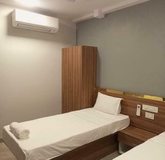 디럭스 룸, Amulyaa Grand Inn