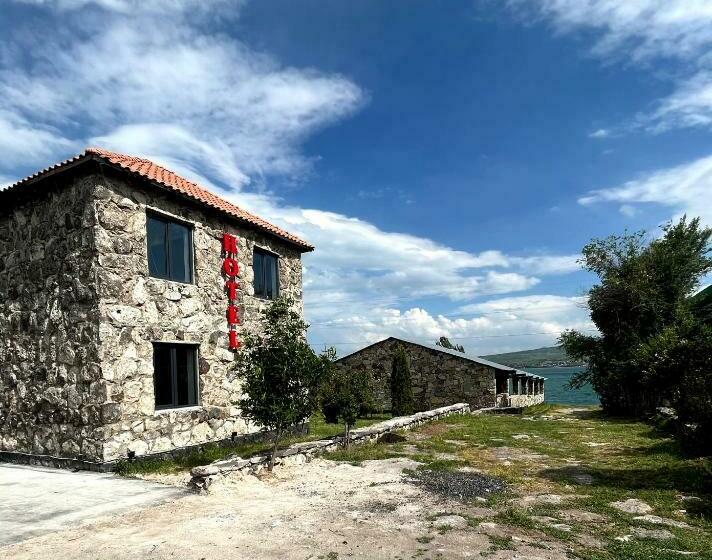 سوئیت 2 خوابه, Artstar