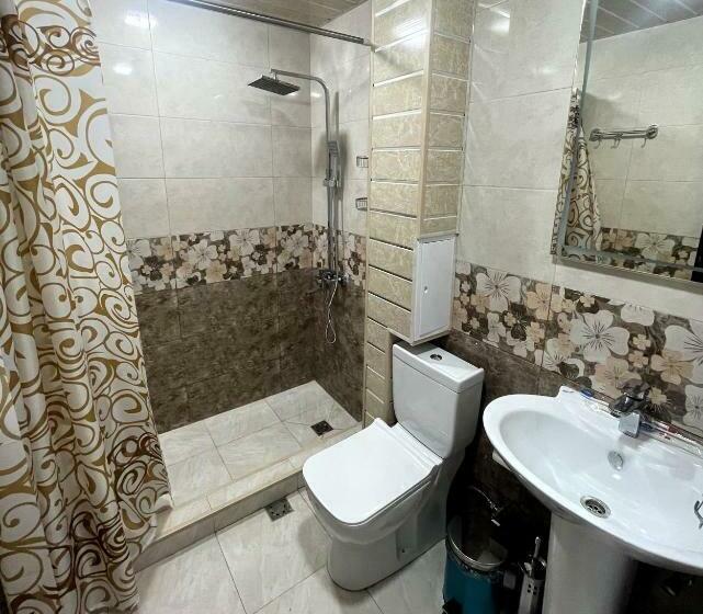 اتاق خانوادگی, Artstar