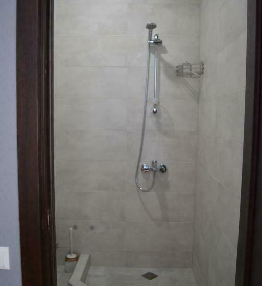 اتاق استاندارد سه تخته با چشمانداز باغ, Velio Guest House