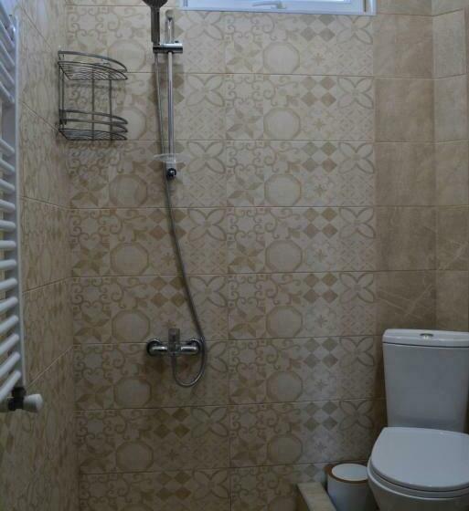 اتاق خانوادگی, Velio Guest House