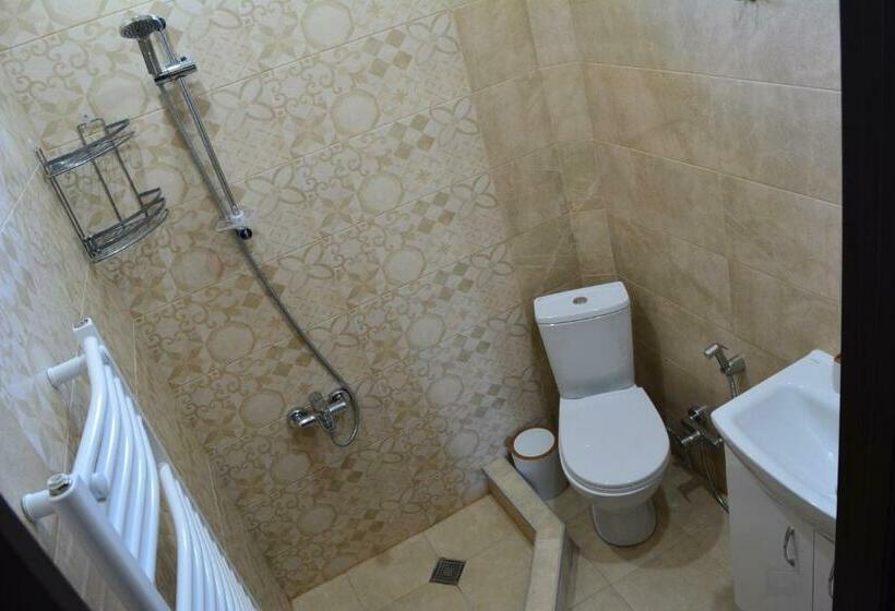 اتاق خانوادگی, Velio Guest House