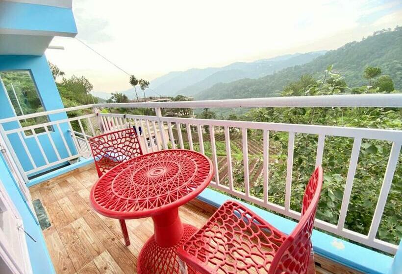 إستديو قياسى مزود بشرفة, Himalayan Holiday Homez