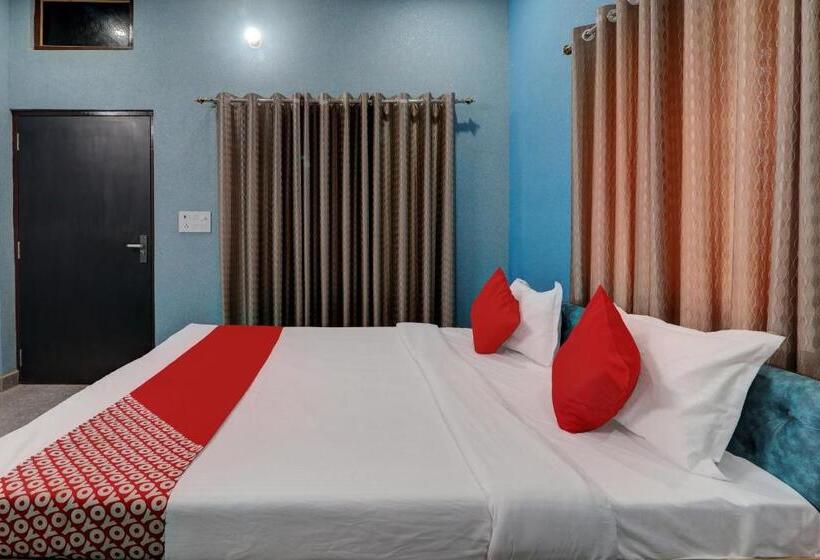 חדר קלאסי לשלושה, Fly Inn