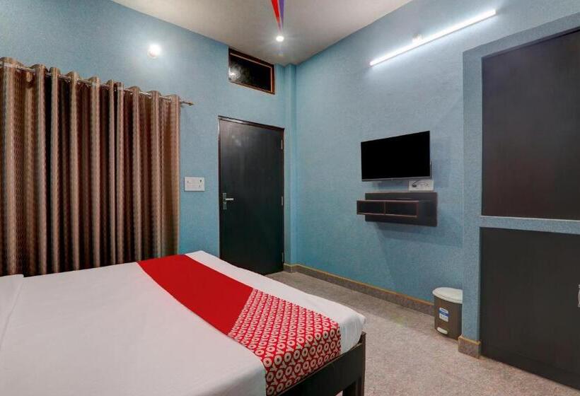 חדר קלאסי לשלושה, Fly Inn