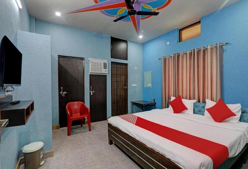 חדר קלאסי לשלושה, Fly Inn