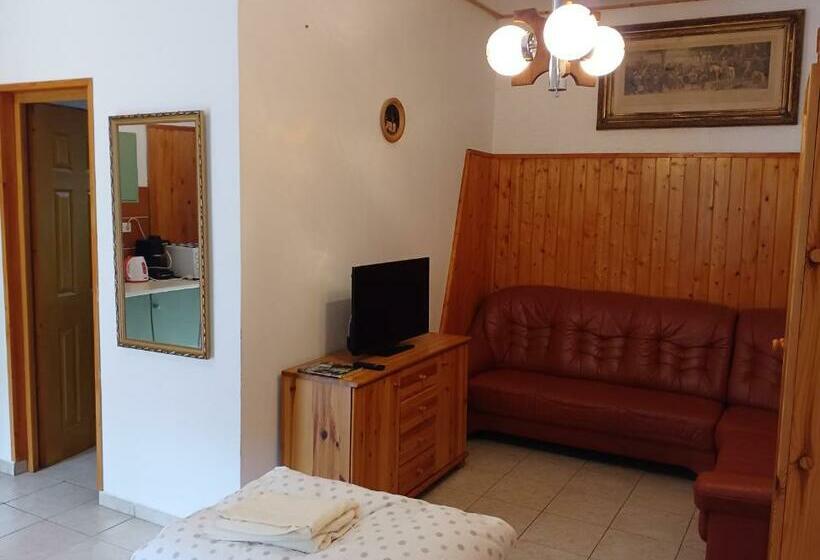 스탠다드 스튜디오, Blues Ryokan